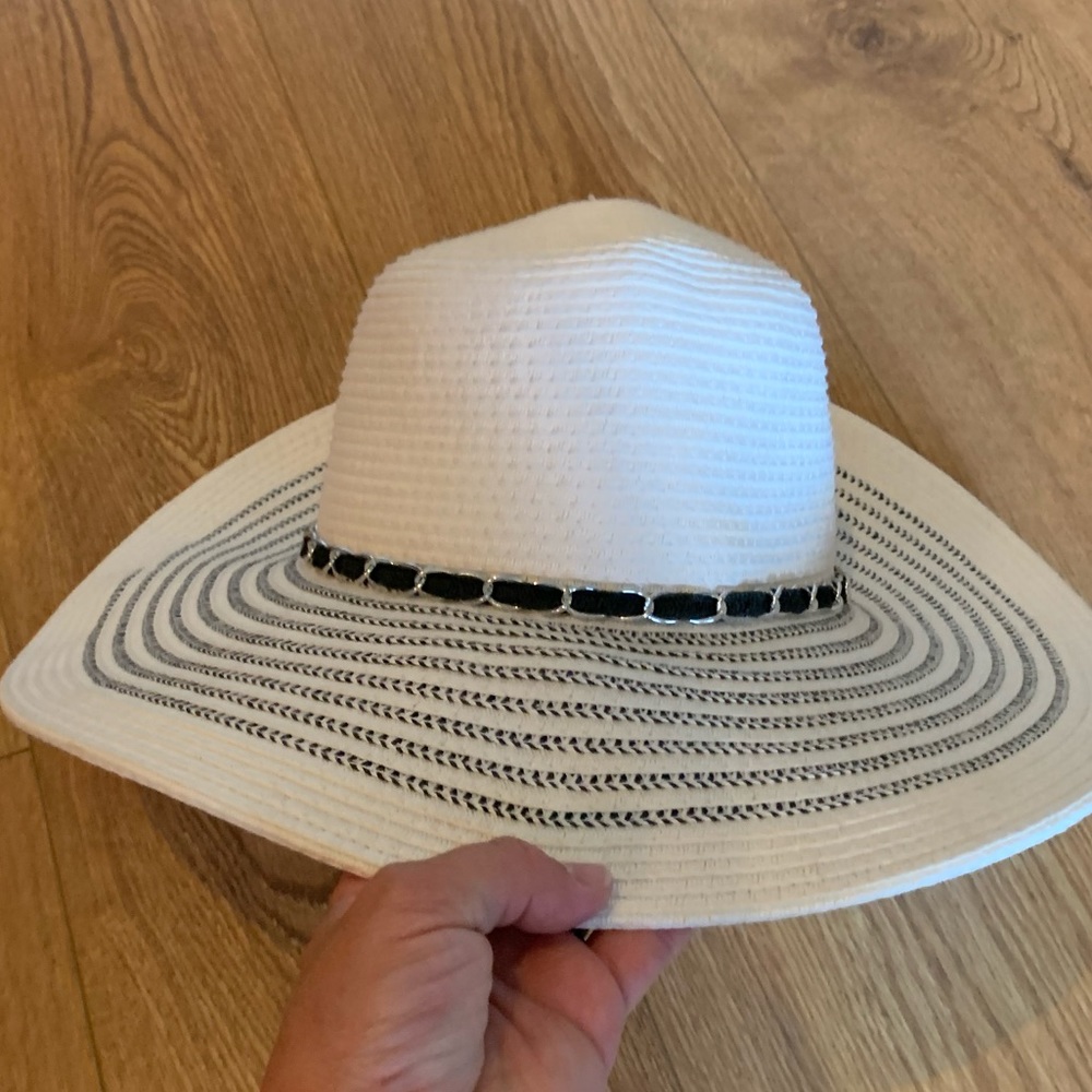 Beach hat  floppy hat
